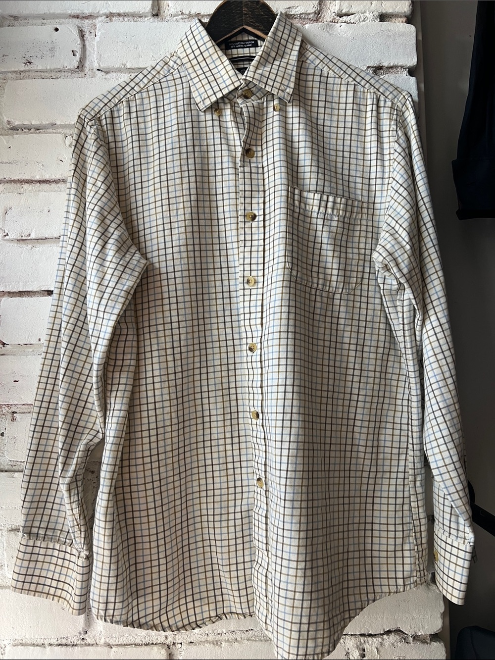 90% cotton 10% wool Classic Men's White Plaid Button-Down Shirt